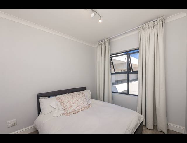 2 BEDROOM APARTMENT FOR SALE IN KENILWORTH